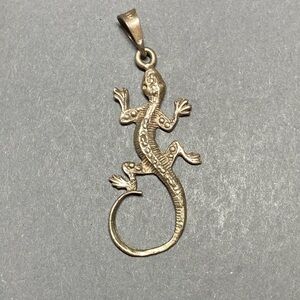 Vintage lizard sterling silver pendant